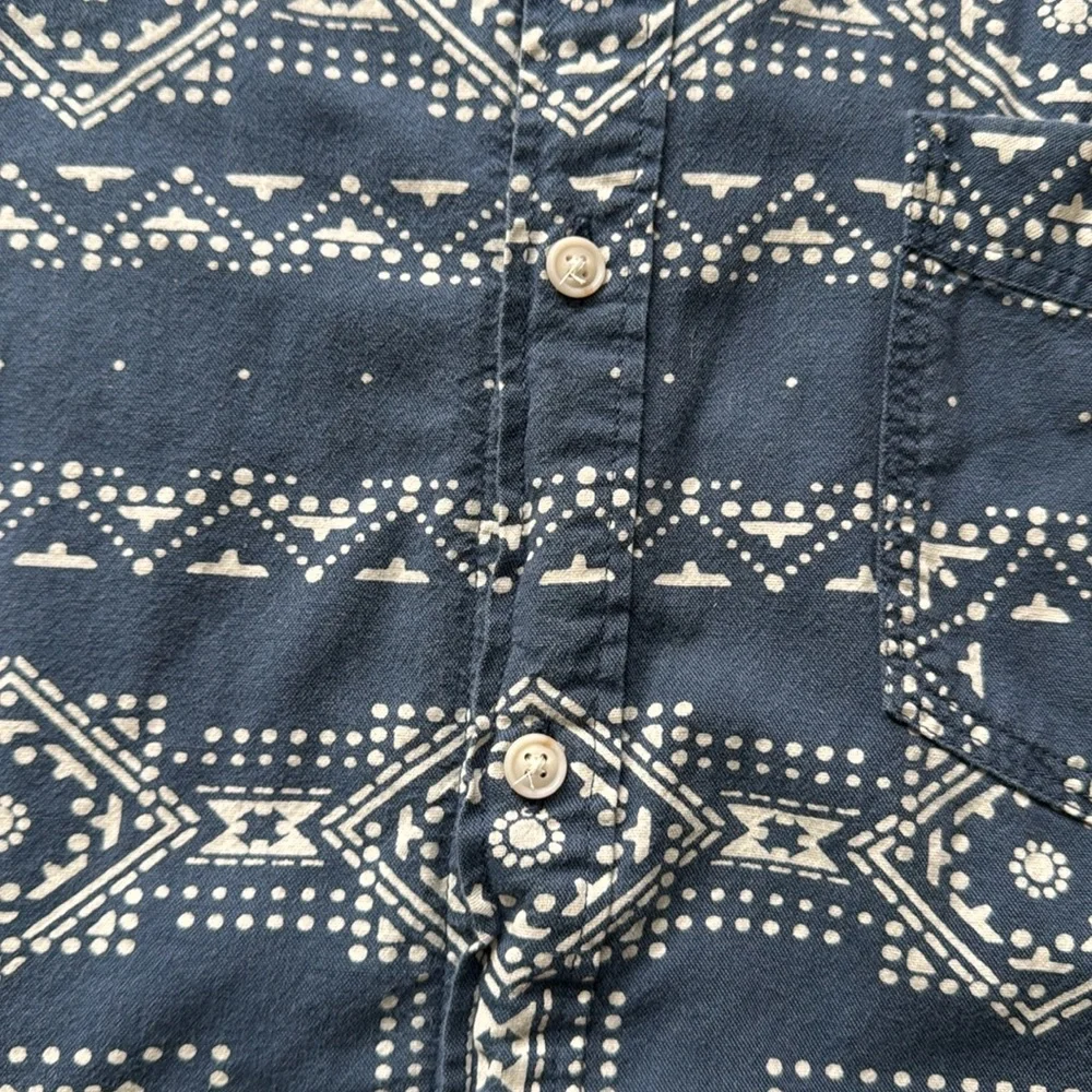 Banana Republic Blue and White Geometric Button Down Shirt Camden Fit Men’s L